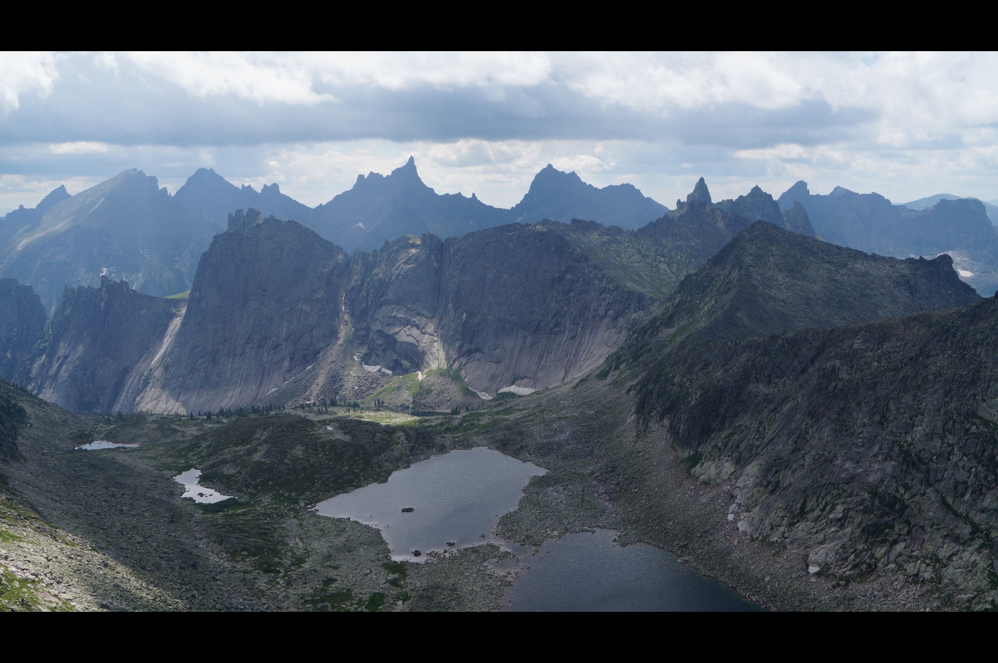 Озеро Восьмёрка с перевала Межозёрный