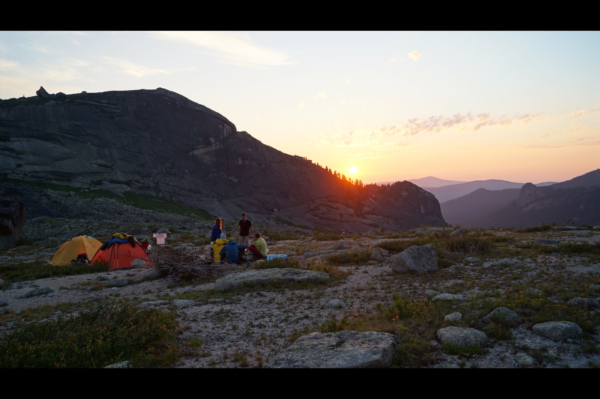 Вечер под перевалом Спящий Саян