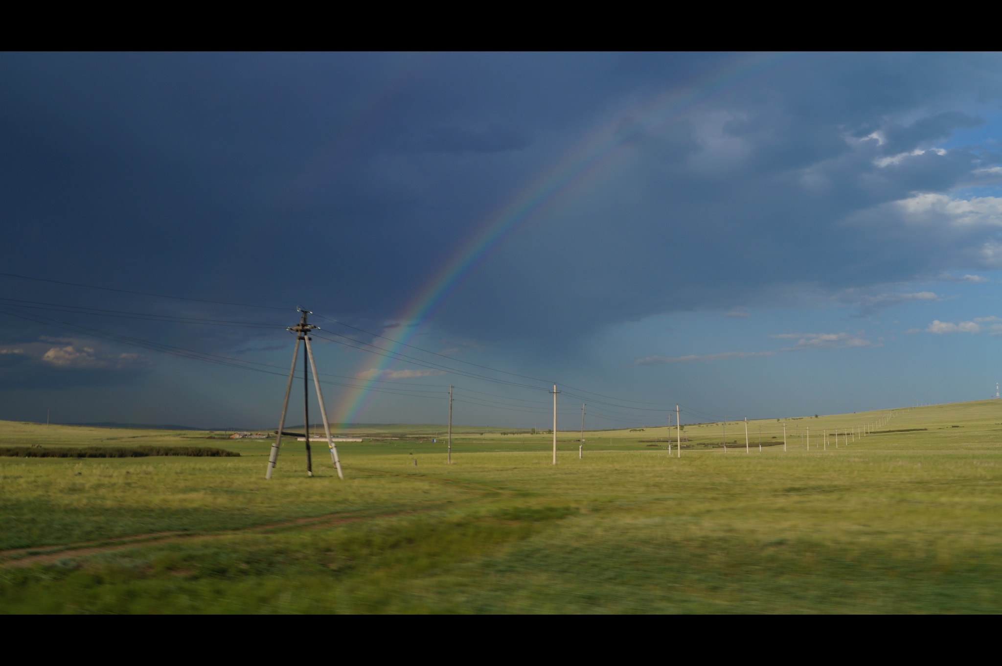 Радуга в поле Хакасии